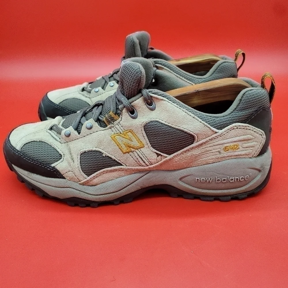 New Balance Country Trail Walkers 642 Men's 7.5 D Shoes Tan Brown Suede